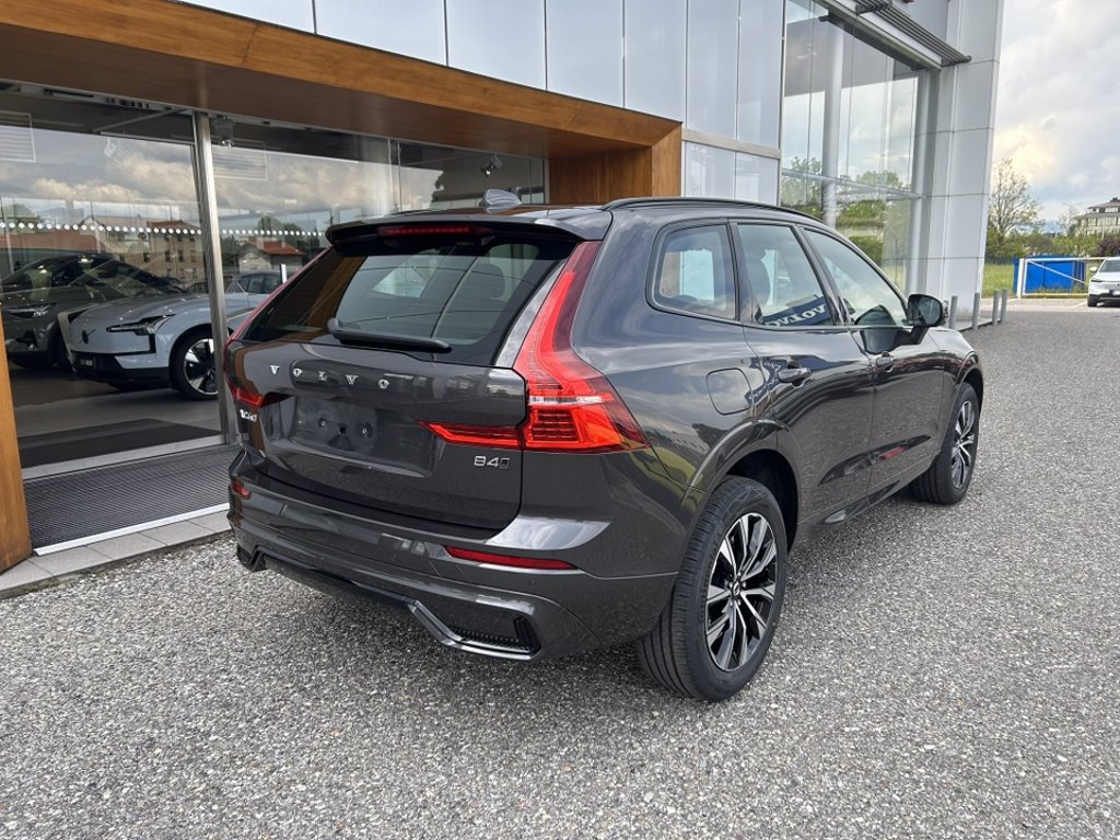 VOLVO XC60 2.0 b4 Plus Dark awd auto