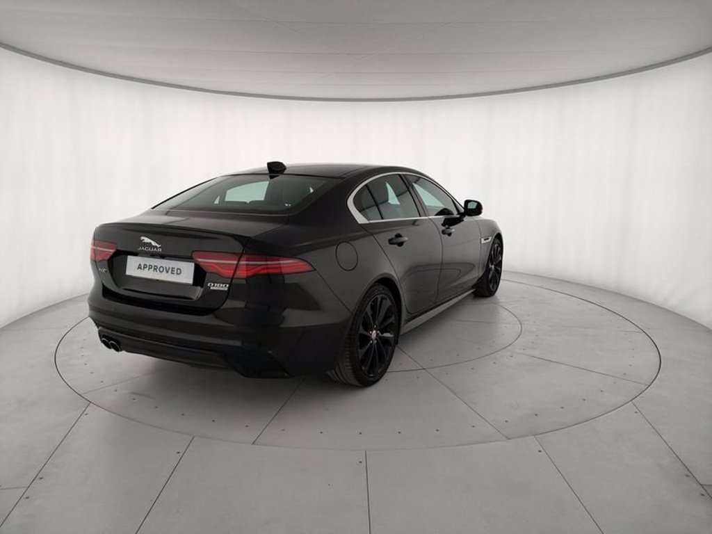 JAGUAR Xe 2.0d i4 r-dynamic hse awd 180cv auto