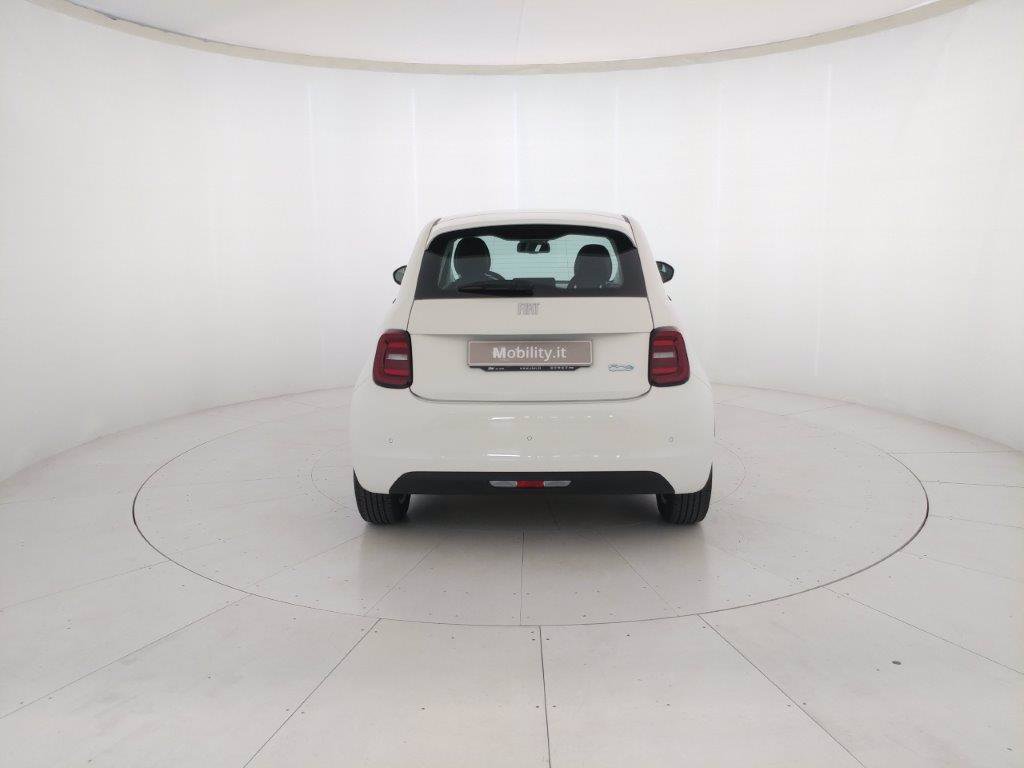 FIAT 500e 42 kwh la prima