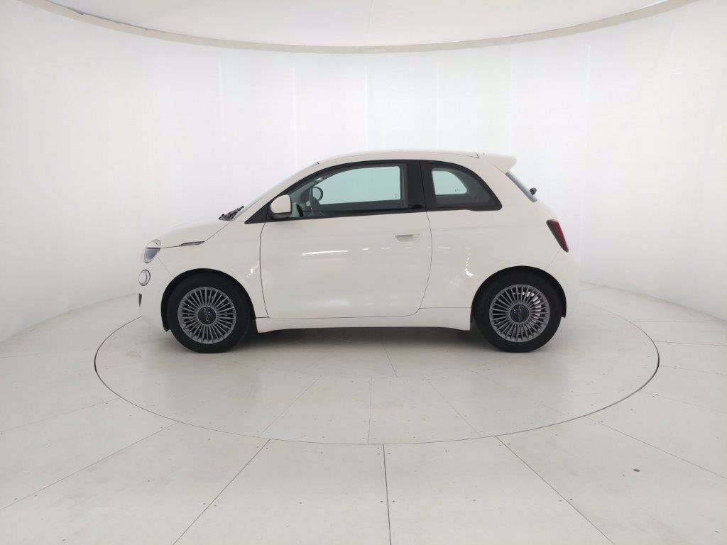 FIAT 500e 42 kwh la prima