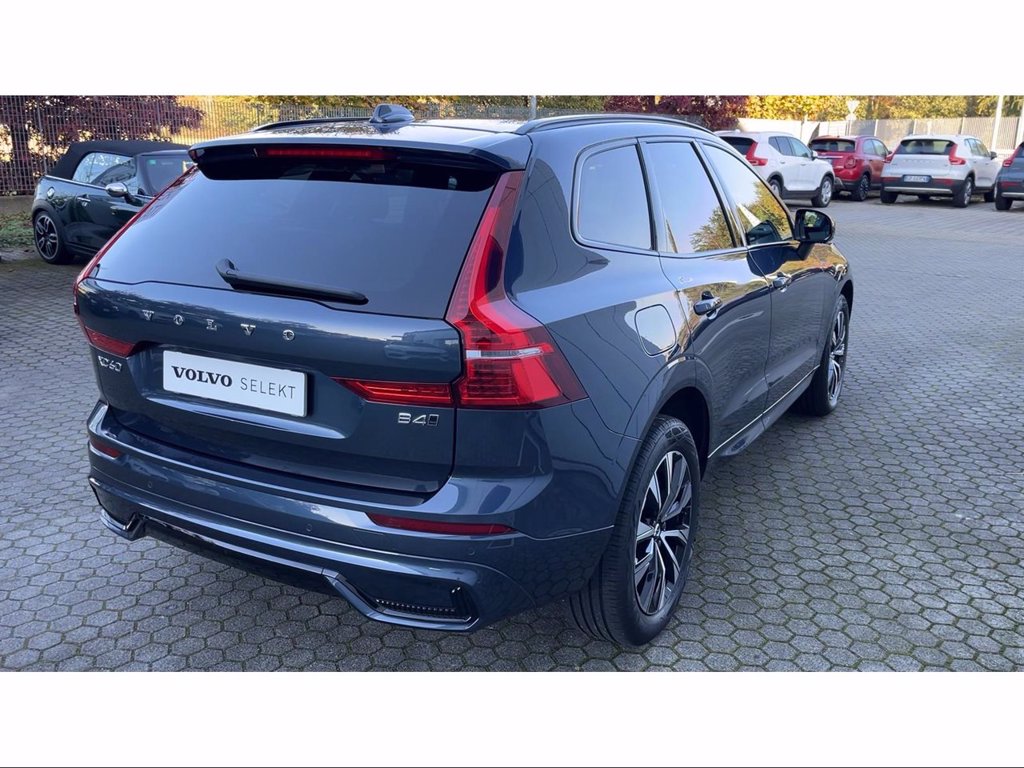 VOLVO XC60 2.0 b4 Plus Dark awd auto