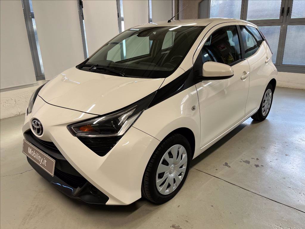 TOYOTA Aygo 5p 1.0 x-play m-mt 72cv