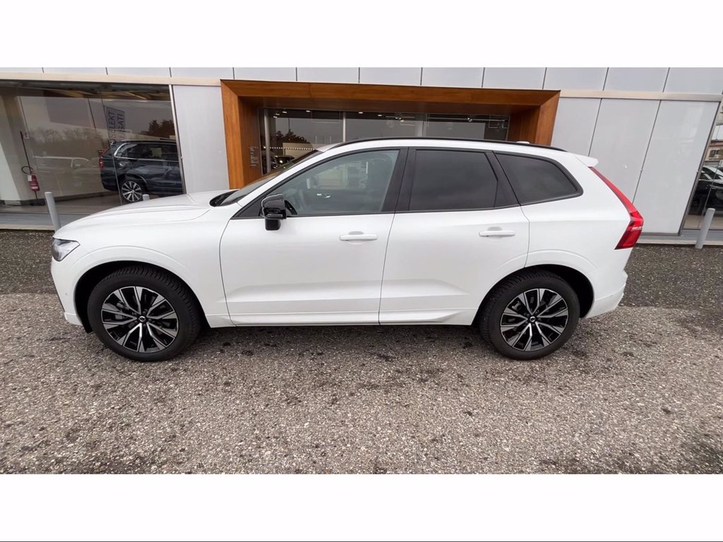 VOLVO XC60 2.0 b4 Plus Dark auto