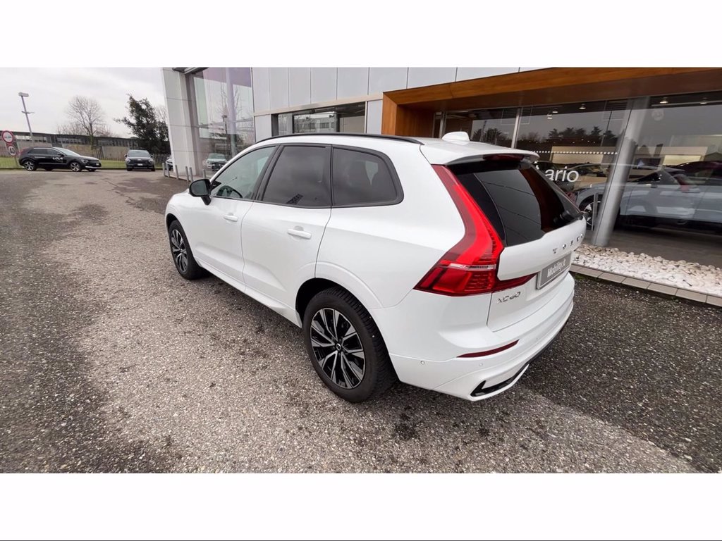 VOLVO XC60 2.0 b4 Plus Dark auto