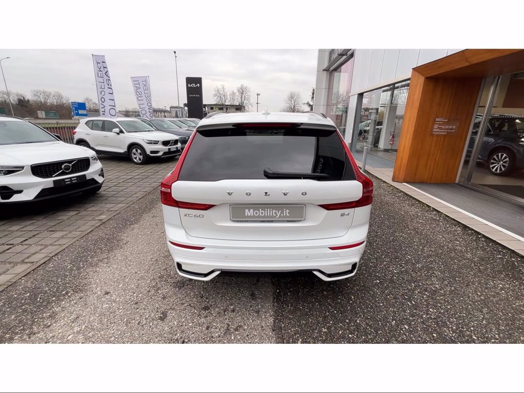 VOLVO XC60 2.0 b4 Plus Dark auto