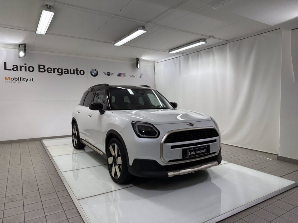 MINI Mini Countryman 2.0 48V D Favoured auto