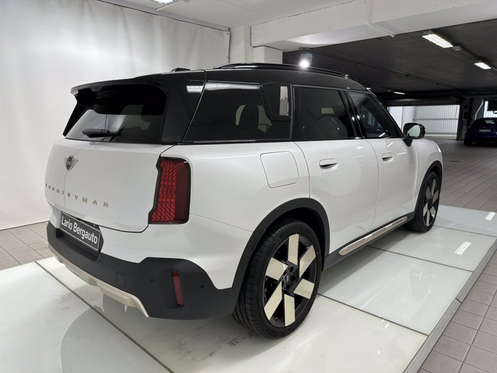 MINI Mini Countryman 2.0 48V D Favoured auto