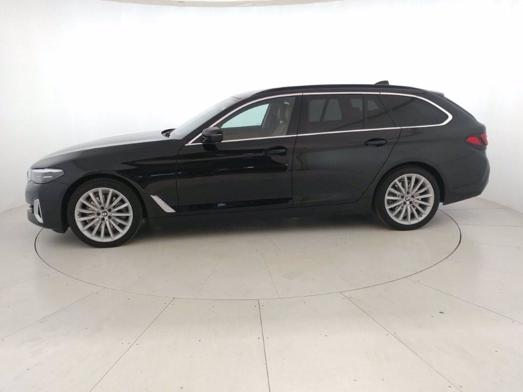 BMW 520d touring mhev 48v xdrive luxury auto